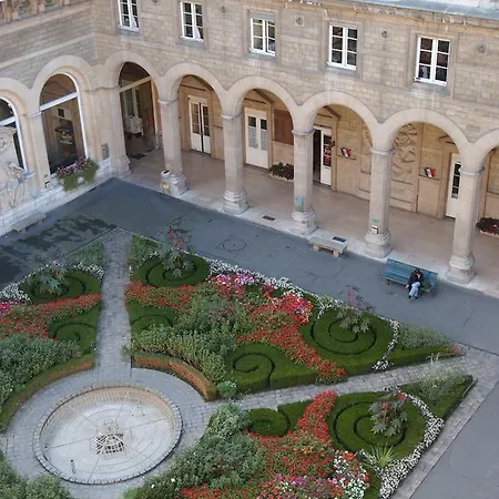 Hotel Hospitel Dieu
